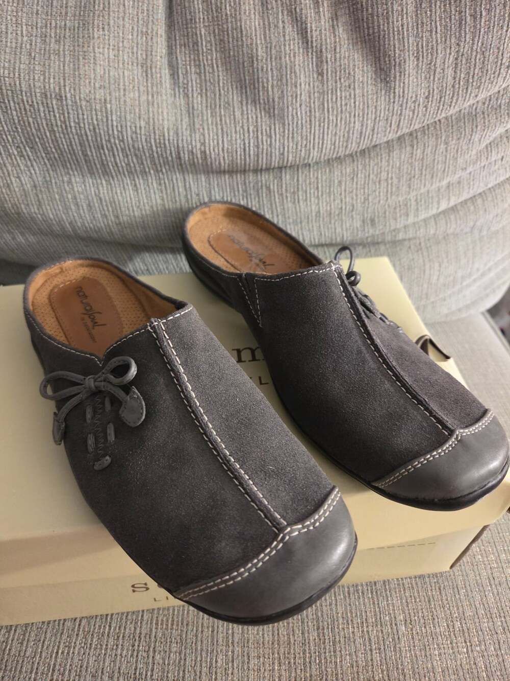 Natural Soul Fanner Size 7.5 Grey Suede Mules